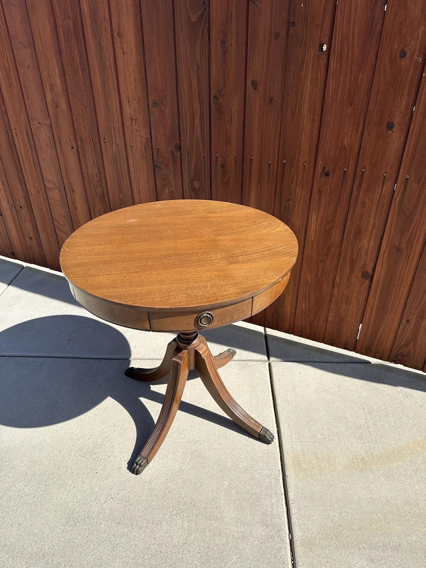 Round Table