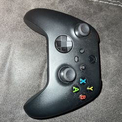 Xbox/windows Controller W/ 2 Batteries
