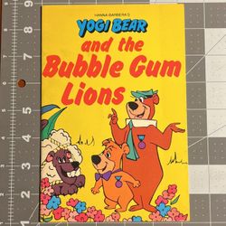 Hanna-Barbera’s Yogi Bear and the Bubble Gum Lions | Story byHorace J. Elias | 1974 | Paperback 