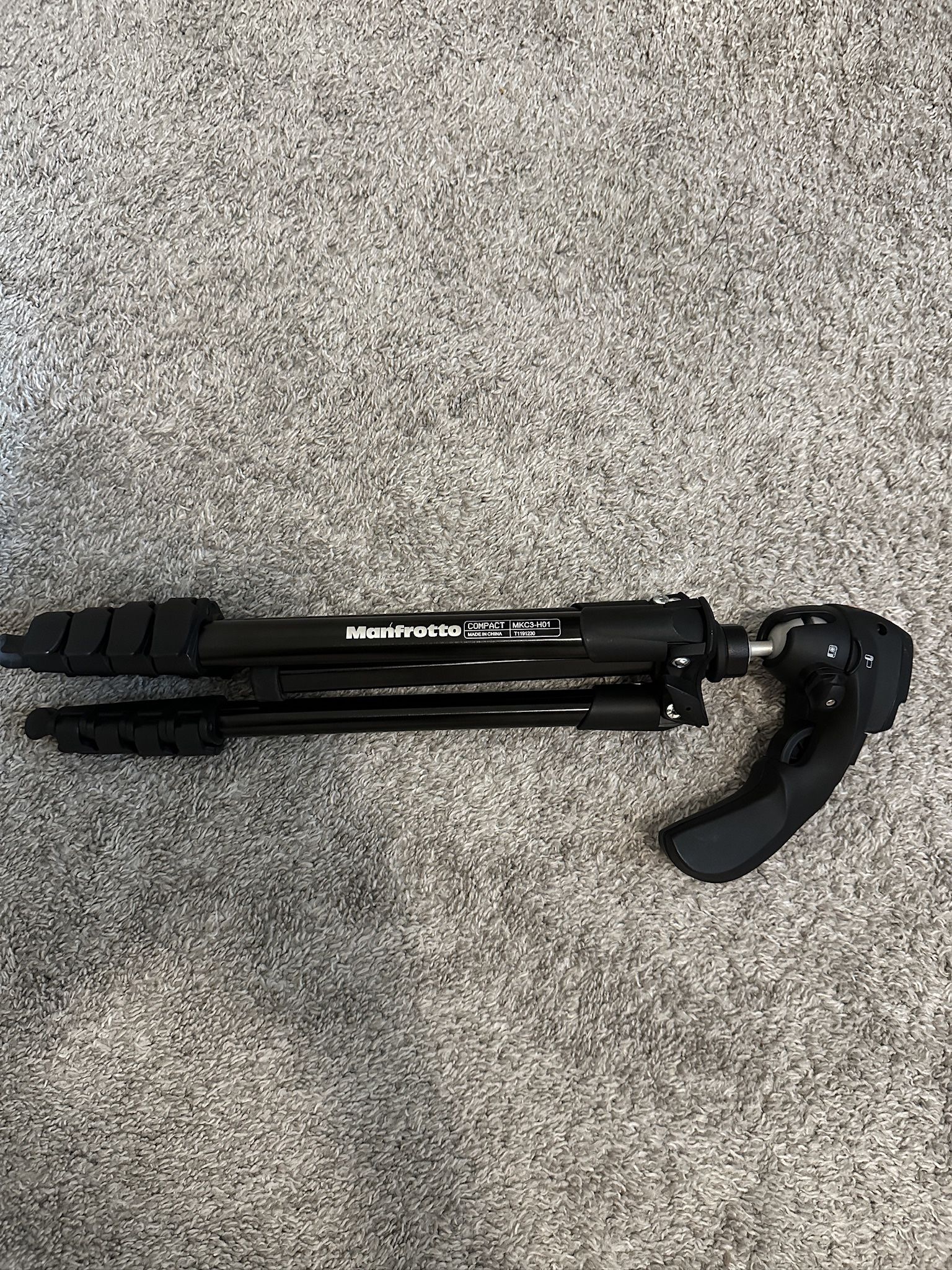Manfrotto Compact Tripod Hardly Used 