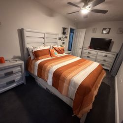 Gray Queen Bedroom Set