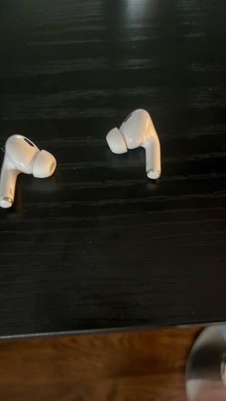 Apple AirPods Pro Earbuds