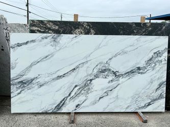 Calacatta Black Quartz Slab - 126x63 - Polished Finish