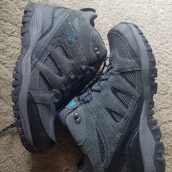 Size 11  1/2 Med Mens Shoes(PRICE REDUCED)