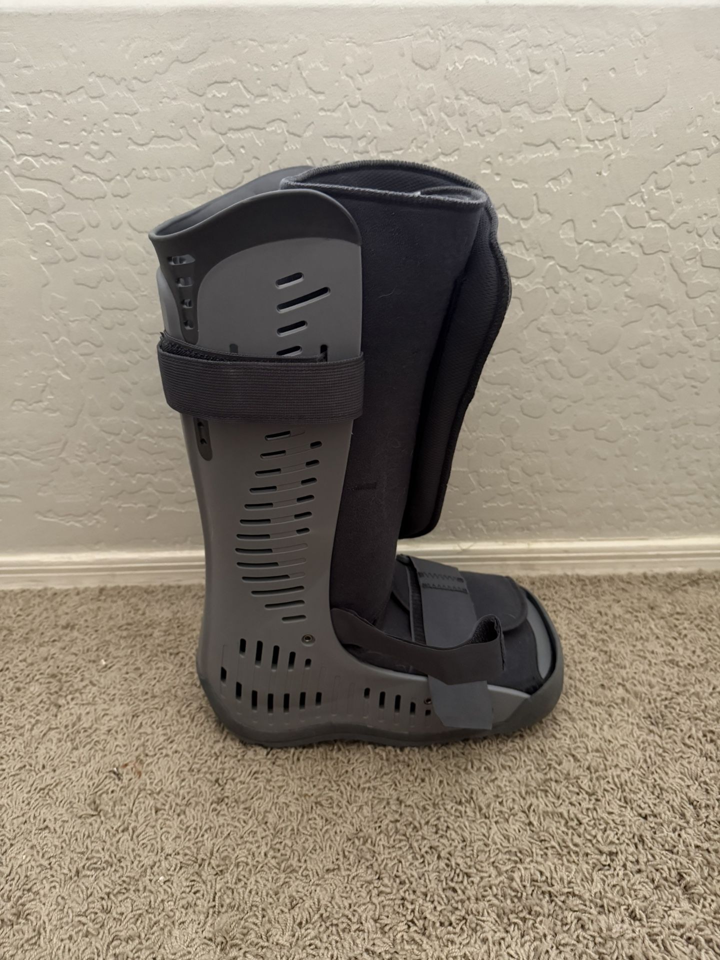 Medical Boot - size Large