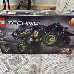 Retired Lego Technic Monster Jam Grave Digger 42118