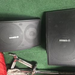 Yamaha Outdoor Speakers. Sounds Great. Work Well. Mounts Included