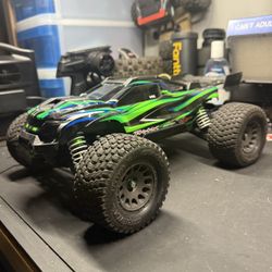 Traxxas Mini Maxx And Mini Xrt 
