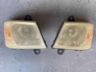 Head Light Assembly 09 Dodge Caravan  Left And Right 