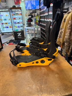 K2 large / XL snowboard bindings certified with warranty located at sin city snowboards