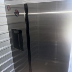 Refrigerator 
