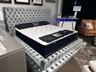 Stunning velvet bed 🩶☎️✨ available in black!