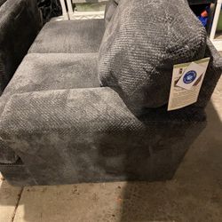 Almost New Catnapper Loveseat and Chaise