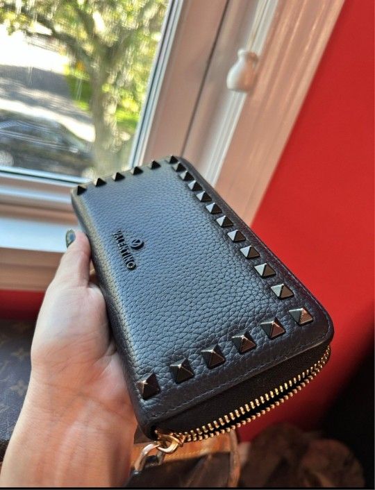 Valentino By Mario Valentino Grace Dollaro Leather Continental Wallet.