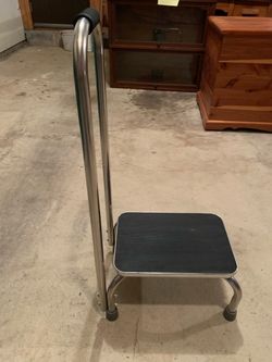 Step Stool with Handrail