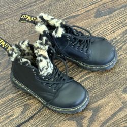 Dr Martens black boot leopard size 9 toddler
