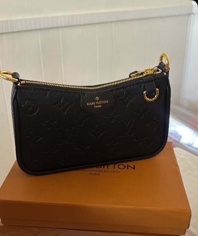 Louis Vuitton Bag ( READ DESCRIPTION)