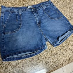 Levi’s Shorts 