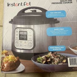 Instant pot; Brand New 