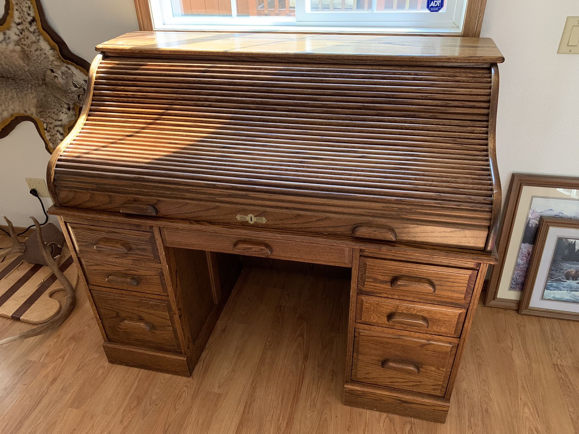 Beautiful Vintage Roll Top Desk