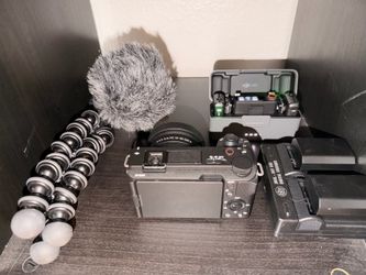 Sony ZV-E10 Mark ii Creator Bundle