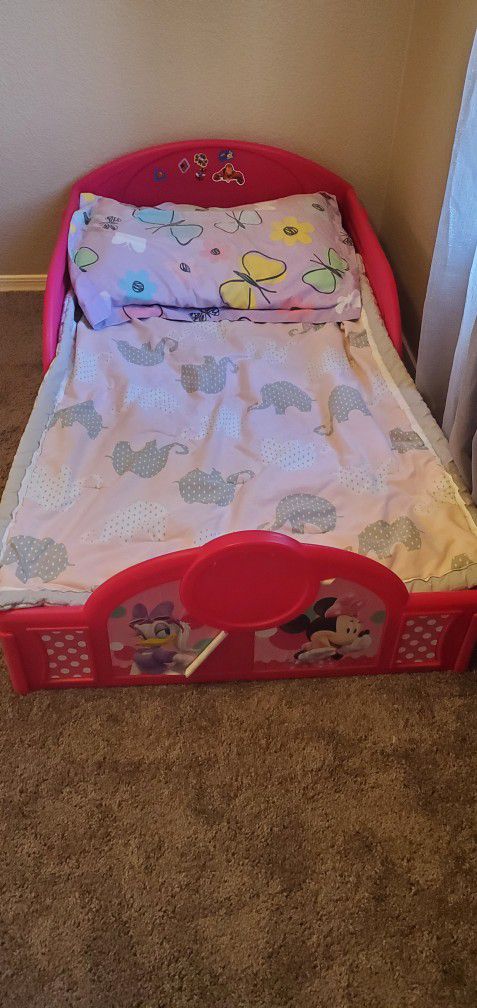Toddler Bed - Minnie Mouse 