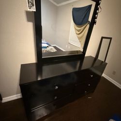 Midnight Queen Bed With Mattress 