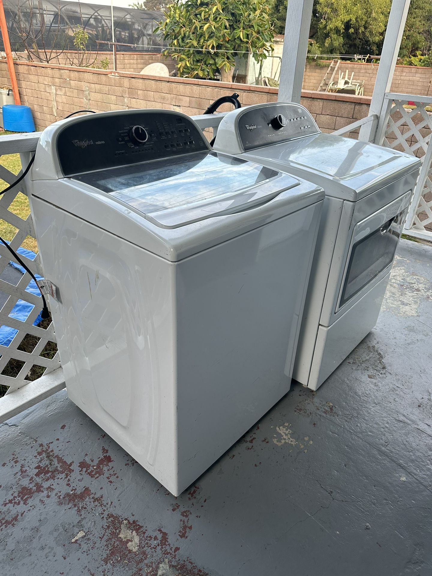 Whirpool Cabrio Washer & Gas Dryer Set