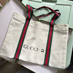 Woman’s Handbags 