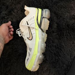 Nike VaporMax 760
