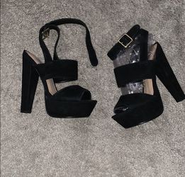 Dezzzy black steve madden heel