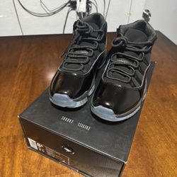 Jordan 11 " Cap & Gown"