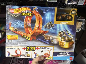 Hot Wheels Monster Trucks Bigfoot 50th Loop-&-Flip Trophy Challenge Playset NEW