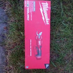 Milwaukee Brushless Pruner Shears