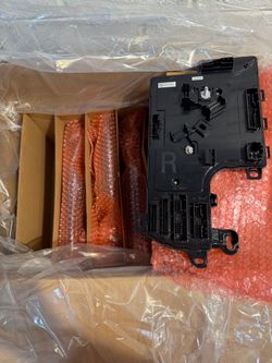 NEW OEM Tesla Model 3 17-22 Right Low Voltage Body Control Module 1100340-90-G