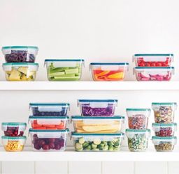 Brand New Costco Snapware Plastic Food Storage Set, 19 containers