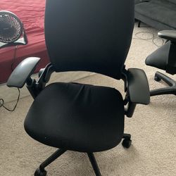 Steelcase Leap V2