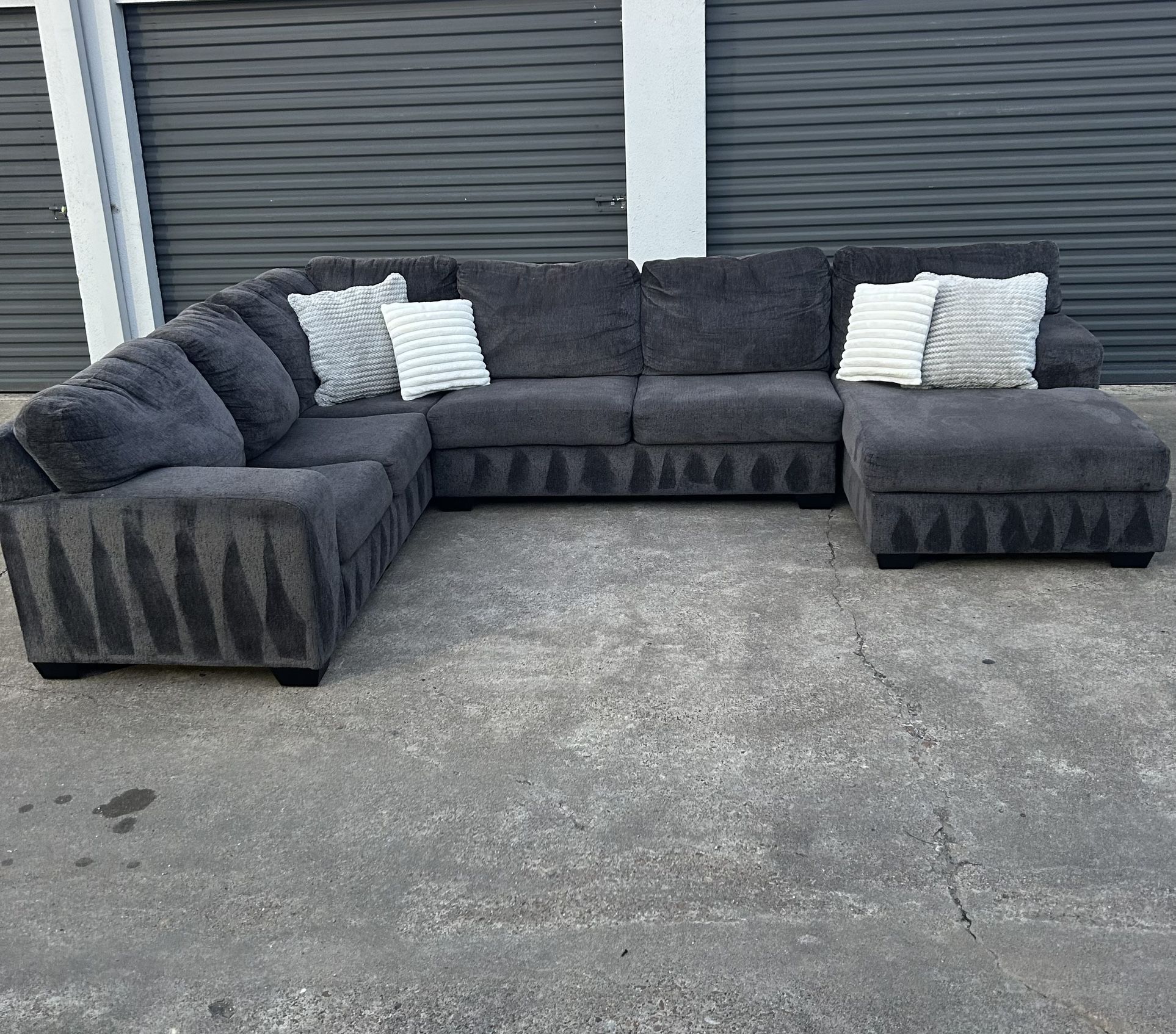 Ashley 3 Pc Sectional 