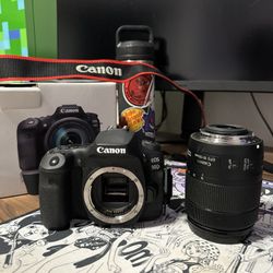 Canon EOS 90D