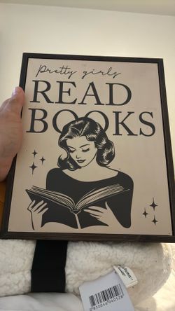 Pretty girls read books decoration