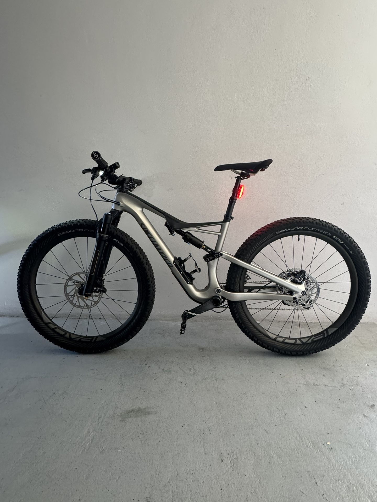 Specialized Stumpjumper pro 27.5 Medium size