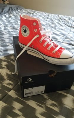Brand new converse (6M/8W)