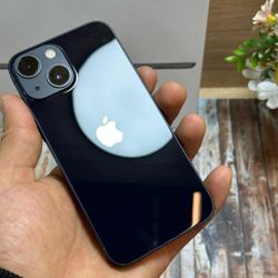 iPhone 13 128GB Unlocked 