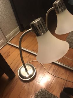 Desk lamp