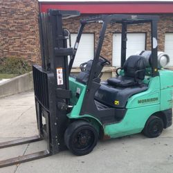Mitsubishi 6000 LB. Capacity Forklift 