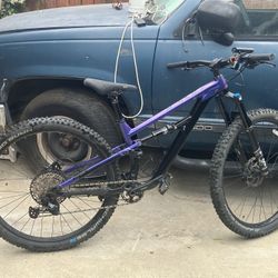 T8 Polygon2023, Mountain Bike Size M/LFull Suspension 29”