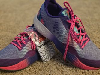 New Balance Qomens FuelCell Rebel Sneakers