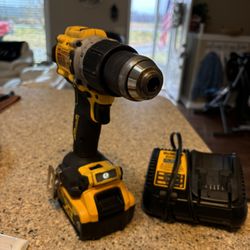 Dewalt 20v Hammer Drill W Battery And Charger