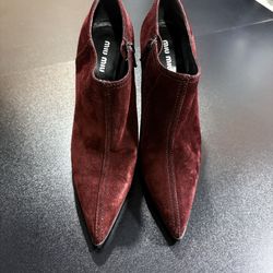 Miu Miu Pointed Toe Ankle Booties suede burgundy wine side zip stiletto sz 38.5