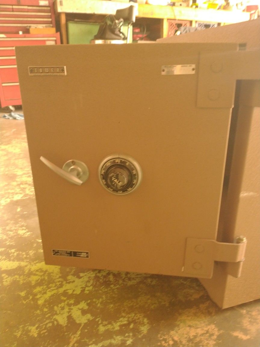 Heavy Duty Safe- Vintage 1960's. Class C